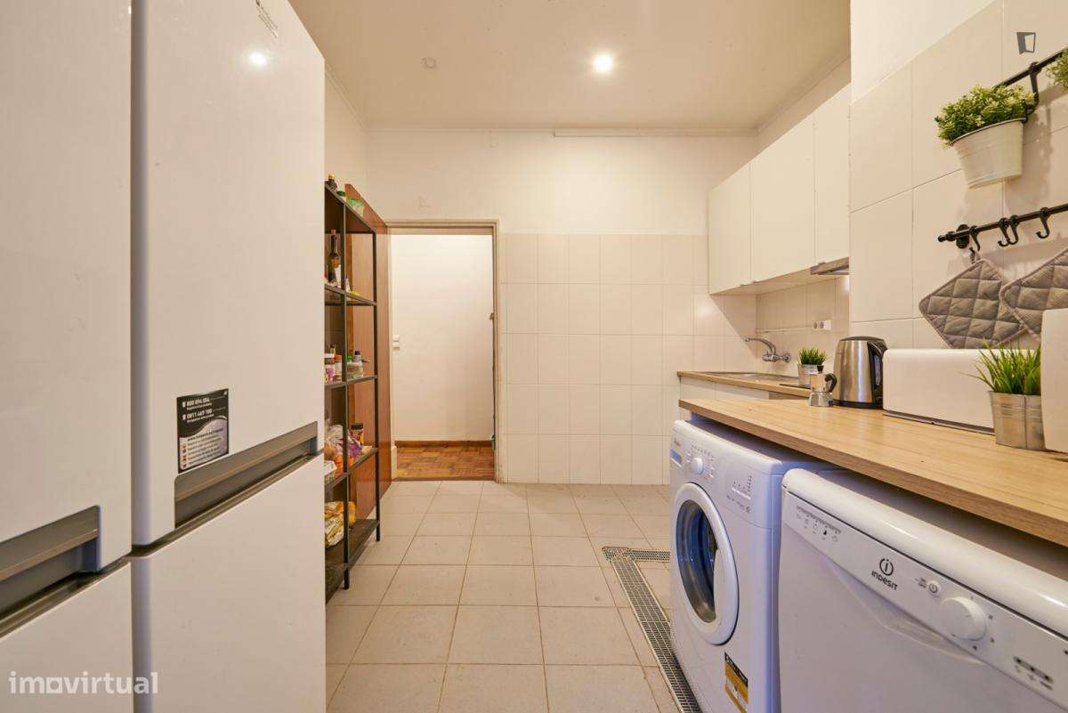 Quarto - localizado em Alameda Lisbon - Grande imagem: 5/14