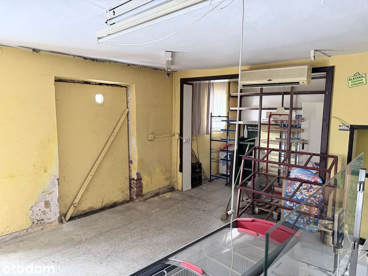 NA SPRZEDAŻ DWA LOKALE UŻYTKOWE Z POTENCJAŁEM – DO GENERALNEGO REMONTU-5