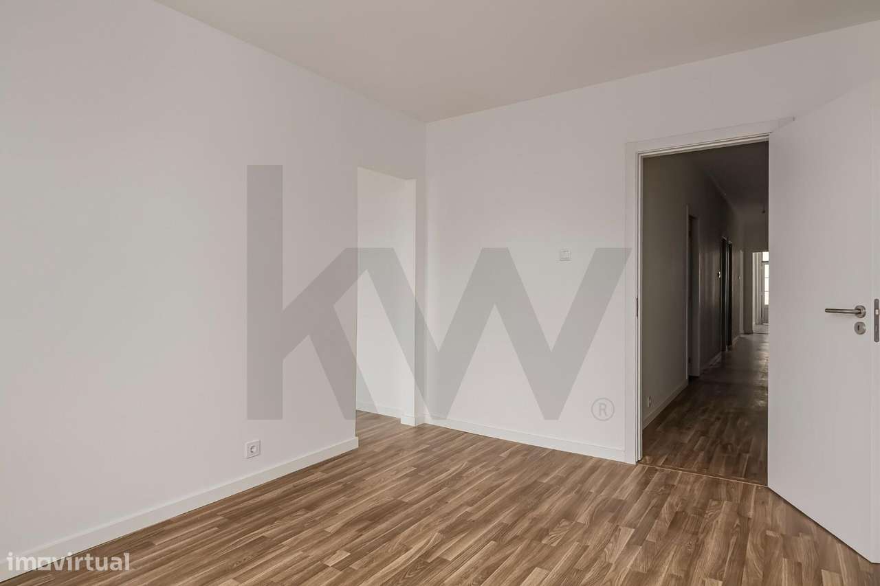 Apartamento T3 com Varanda nas Avenidas Novas - Grande imagem: 3/25