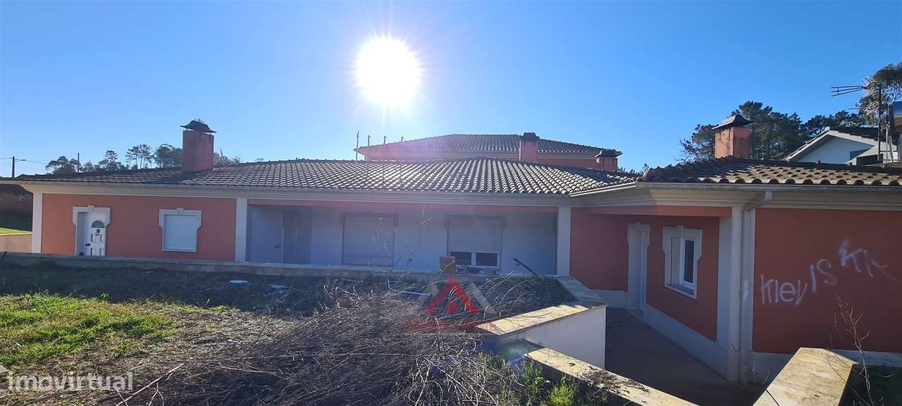 Moradia T7 + Sala c/ 100M2 + Terreno 4.666M2-4