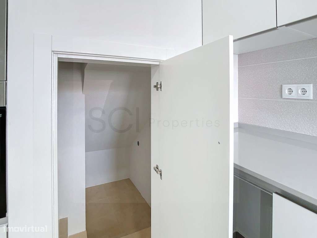 Moradia T3 duplex no centro de Fernão Ferro-12