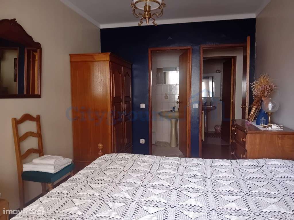 Apartamento T3 com suíte, centro de Fátima-0