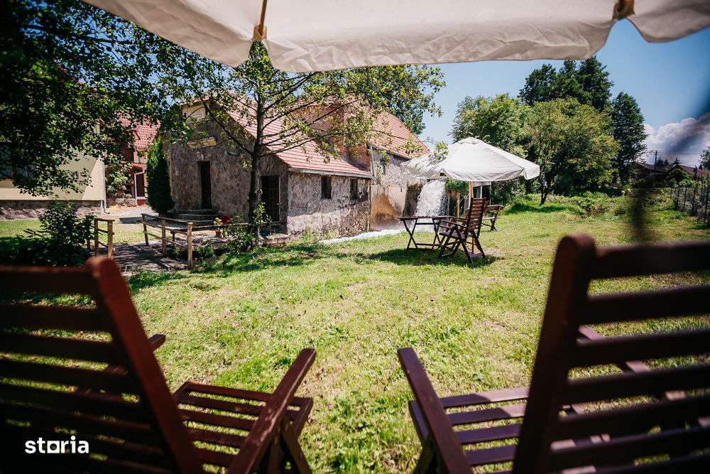 Proprietate deosebita,la cheie, cascada, lac de pesti in curte,C Carta-12