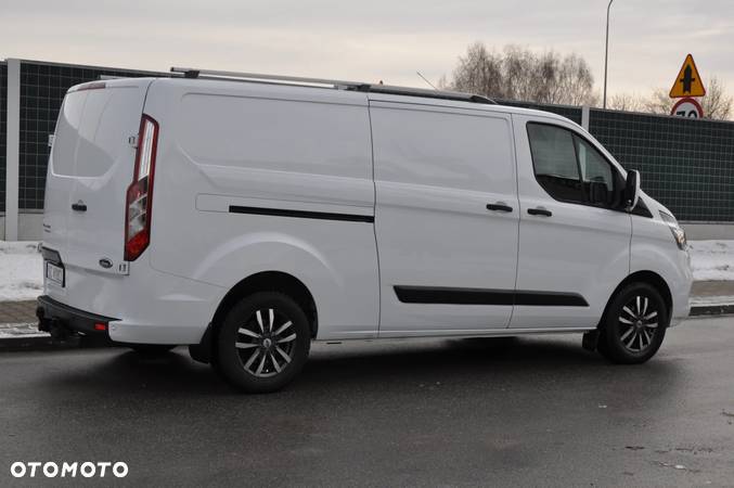 Ford TRANSIT CUSTOM L2 130KM NA GWARANCJI FABRYCZNEJ KRAJOWY 100% BEZWYPADKOWY I WŁAŚCICIEL SERWISOWANY HAK - 40