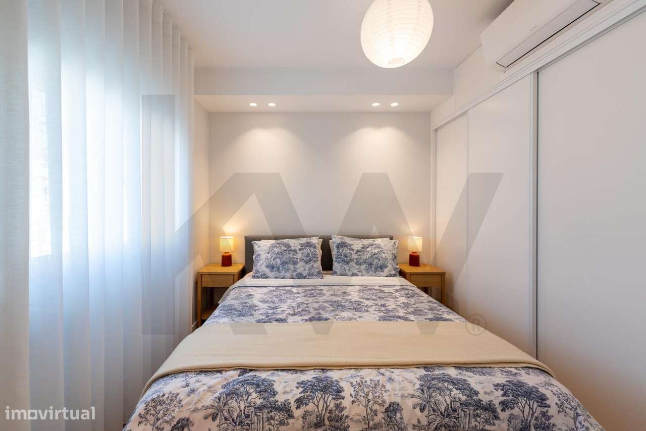 T2 Remodelado com Excelente Exposição Solar no Laranjeiro e Feijó, Alm-14