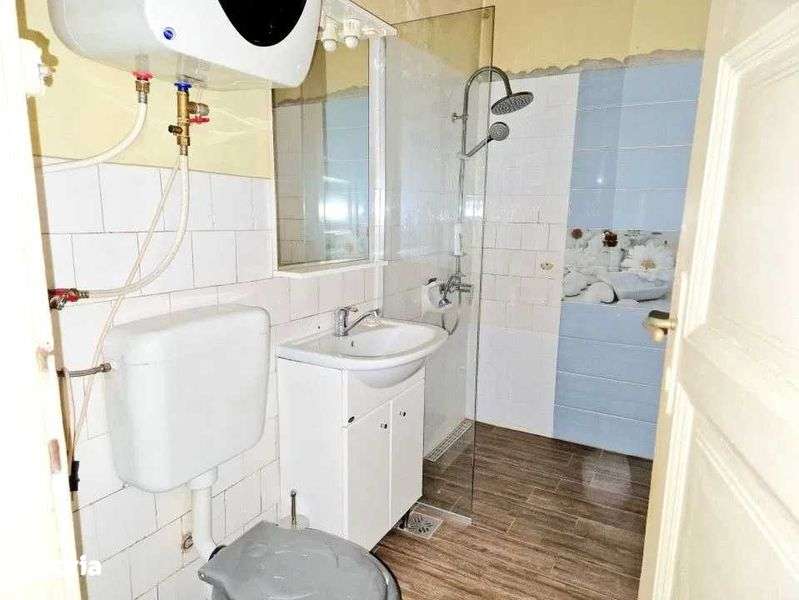 Proprietar,vand urgent casa/vila in zona foarte buna - Imagine principală: 5/7