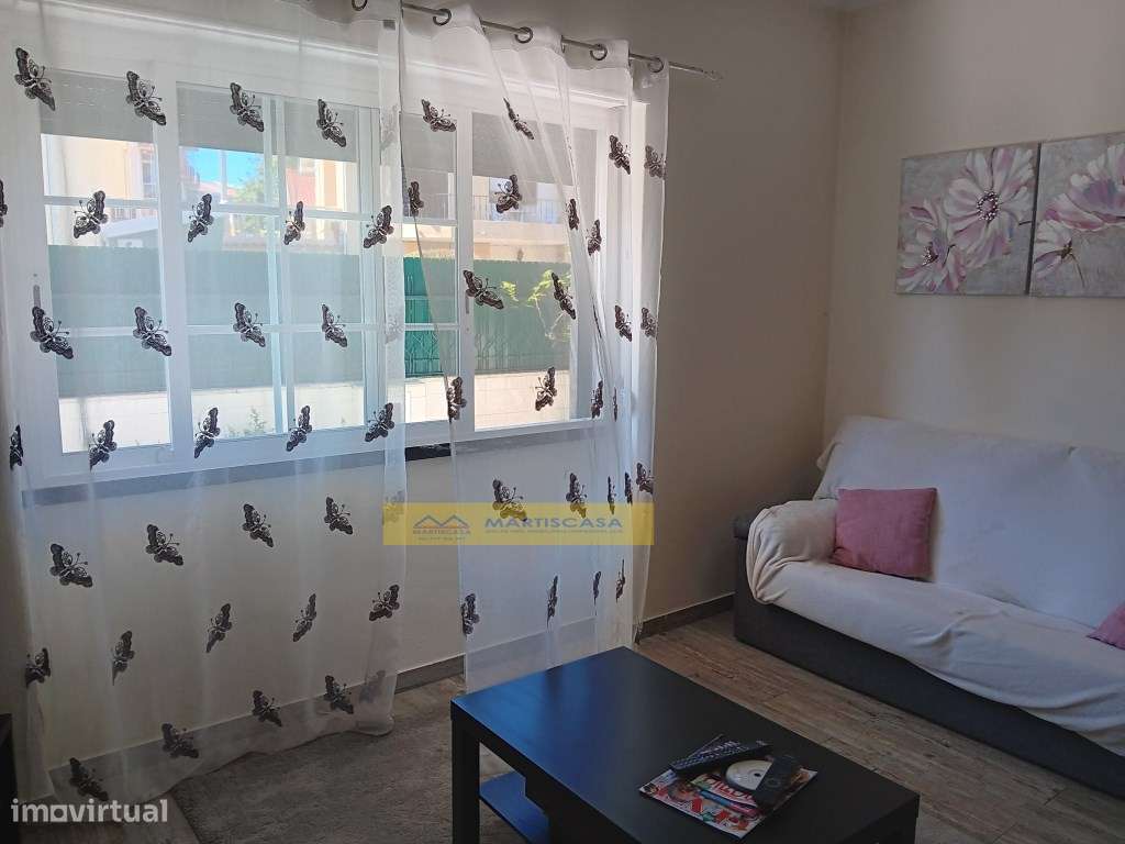 Moradia T4 totalmente remodelada, garagem, sotão e espaço exterior,...-7