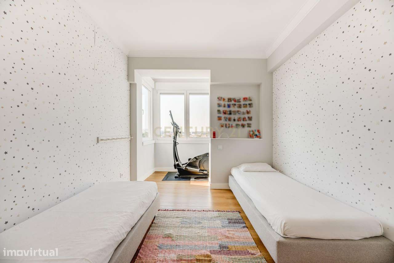 Fantástico T4 Alvalade com varandas, estacionamento e arrecadação-58