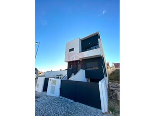 Moradia T4+1 geminada com Piscina, Terraços e Garagem - Atalaia, Mo... - Grande imagem: 5/37