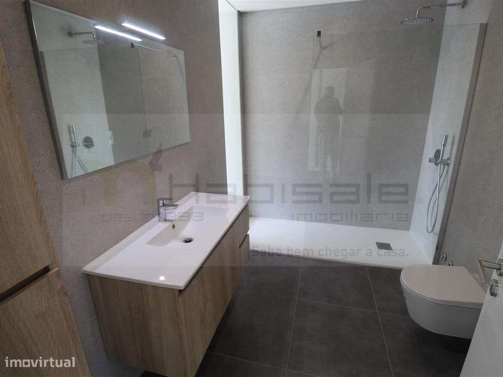 Moradia V3 +1 com piscina em Barcarena-17