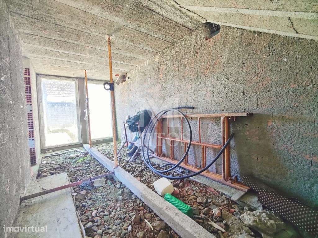 Moradia T4 inacabada para venda em Afife - Viana do Castelo - Grande imagem: 5/23
