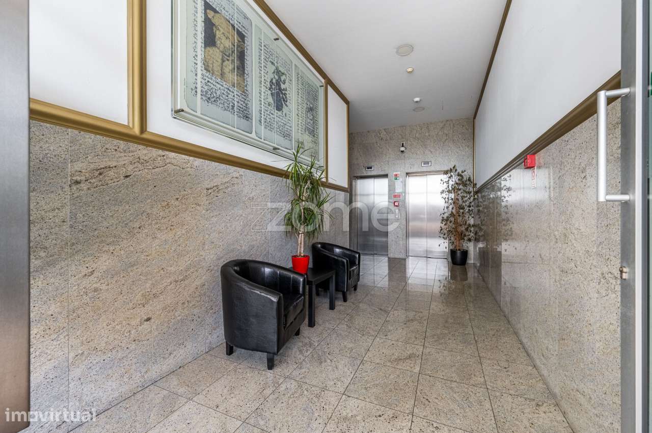 Apartamento T3 com Terraço no último andar na Rua de Damião de Góis... - Grande imagem: 2/32