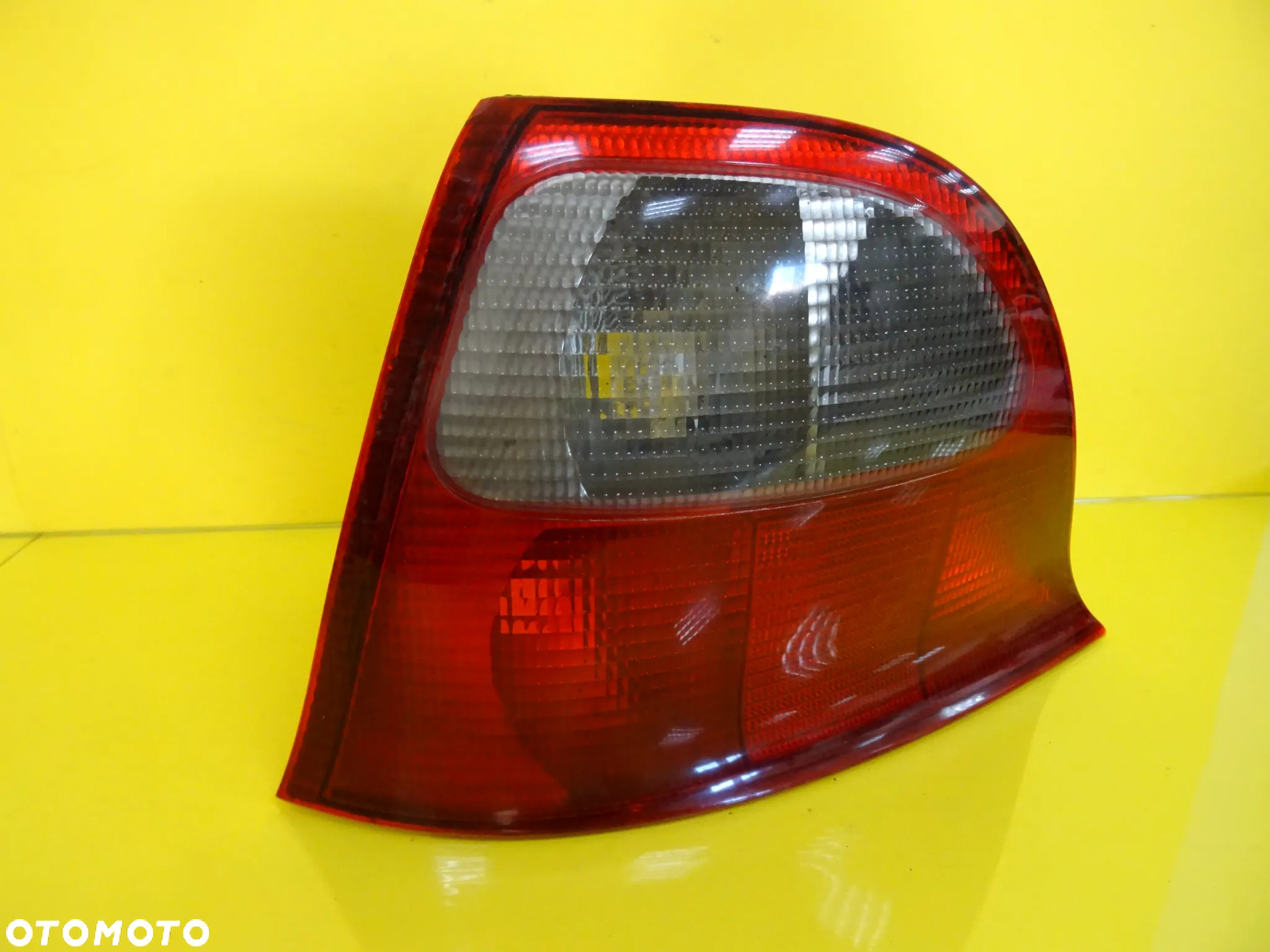 LAMPA LEWY TYŁ ROVER 25 200 95-05 NR610 - 2