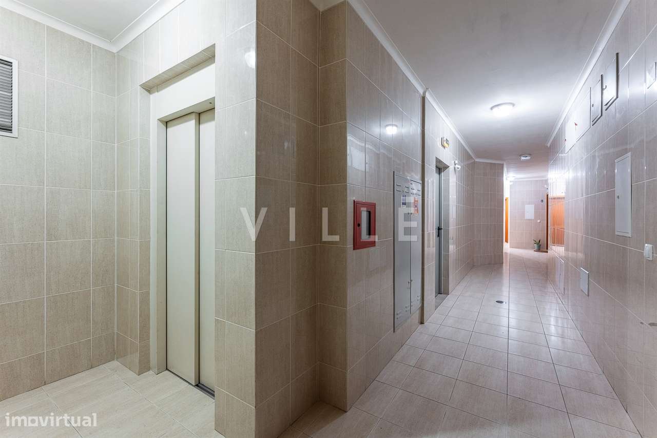 Apartamento T2+1, remodelado, no centro de Albergaria-a-Velha - Grande imagem: 2/32