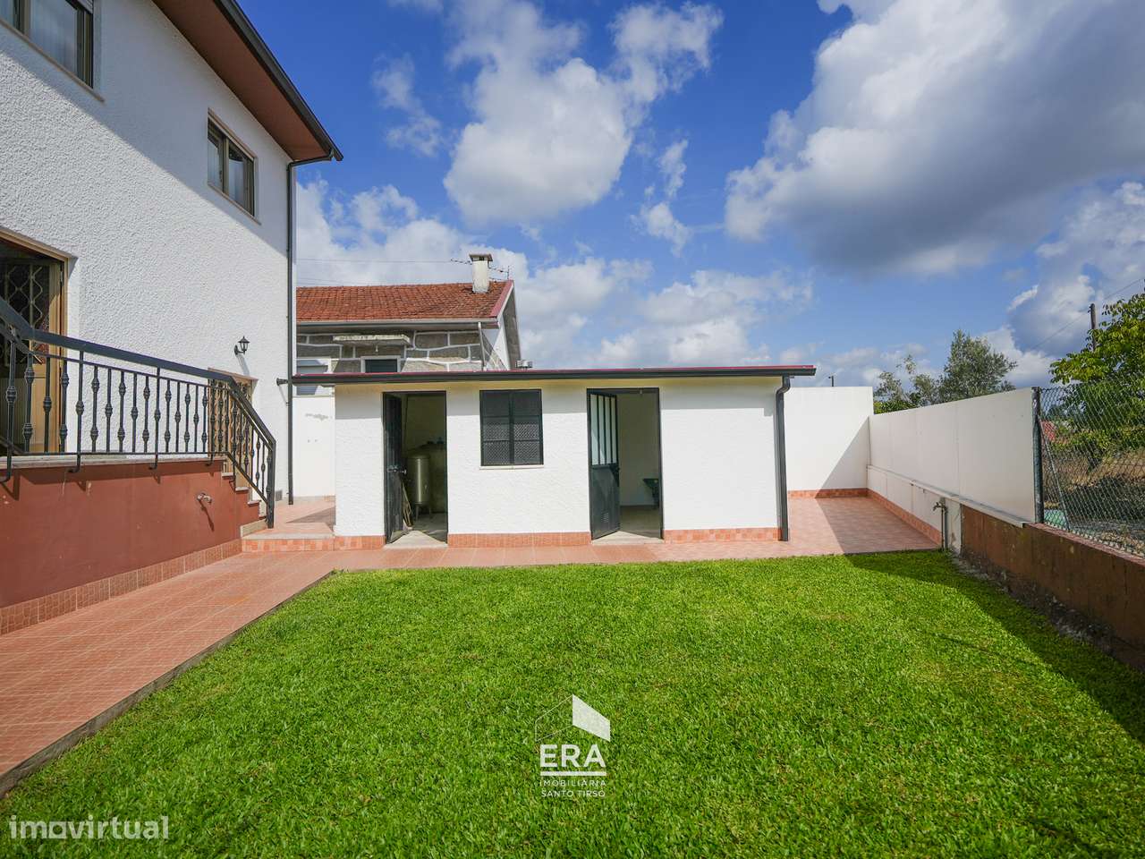 Moradia T6 em Santo Tirso-48