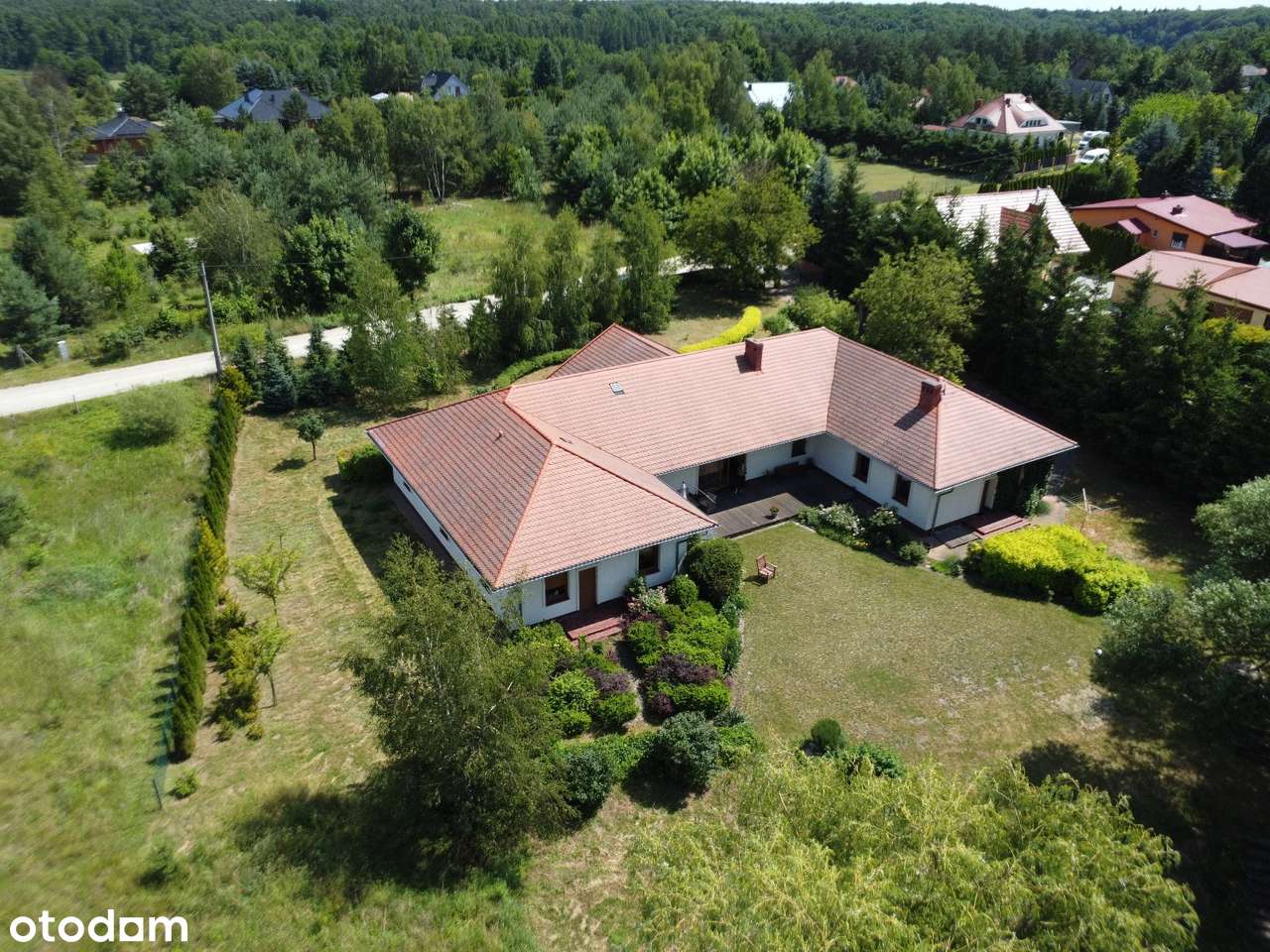 1,2 HEKTARA PRYWATNOŚCI – Rezydencja ze stawem i lasem pod Poznaniem-0