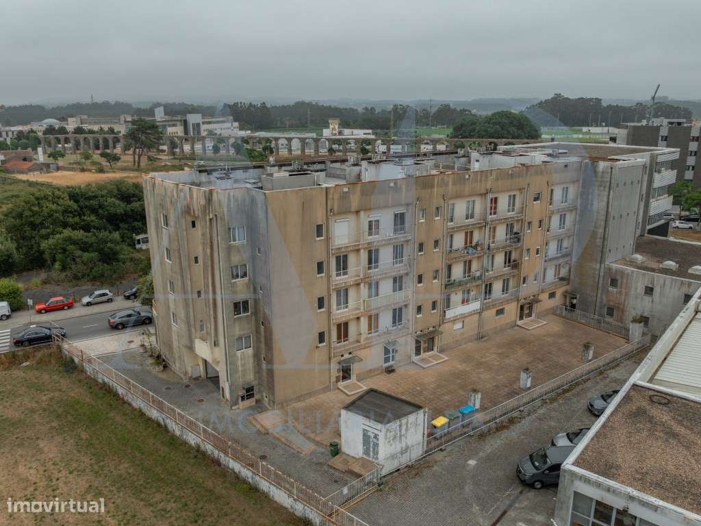 Apartamento T3 com varanda, e localização privilegiada em Vila do C...-23