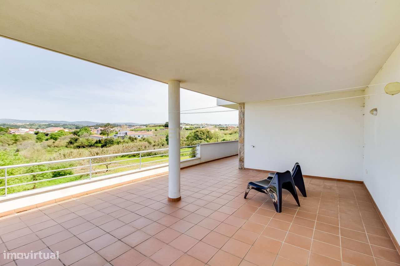 Moradia T3 com Piscina e 3 515 m² de Terreno | Entre o Campo e o Mar |-13