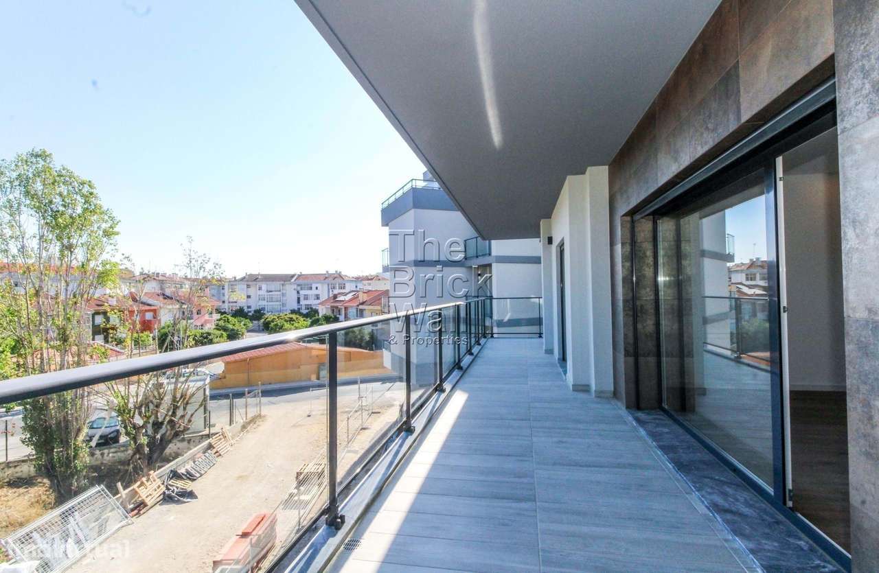 Apartamento T4 em condomínio fechado com piscina em zona central de Al - Grande imagem: 4/23