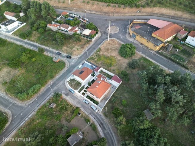 Moradia Térrea T2+1 com Vista Rio em Alhandra-53