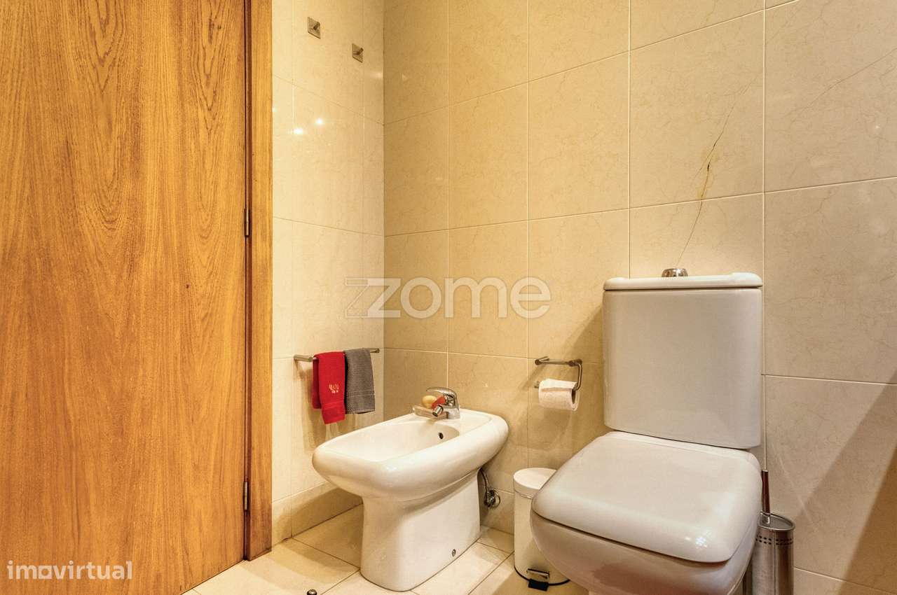 Moradia T4 com 4 suítes, na Rua Gomes Teixeira, Matosinhos-45