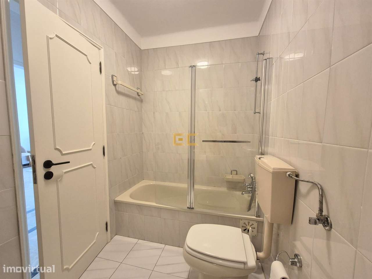 Apartamento T0, para venda em Buarcos- Figueira da Foz!-19