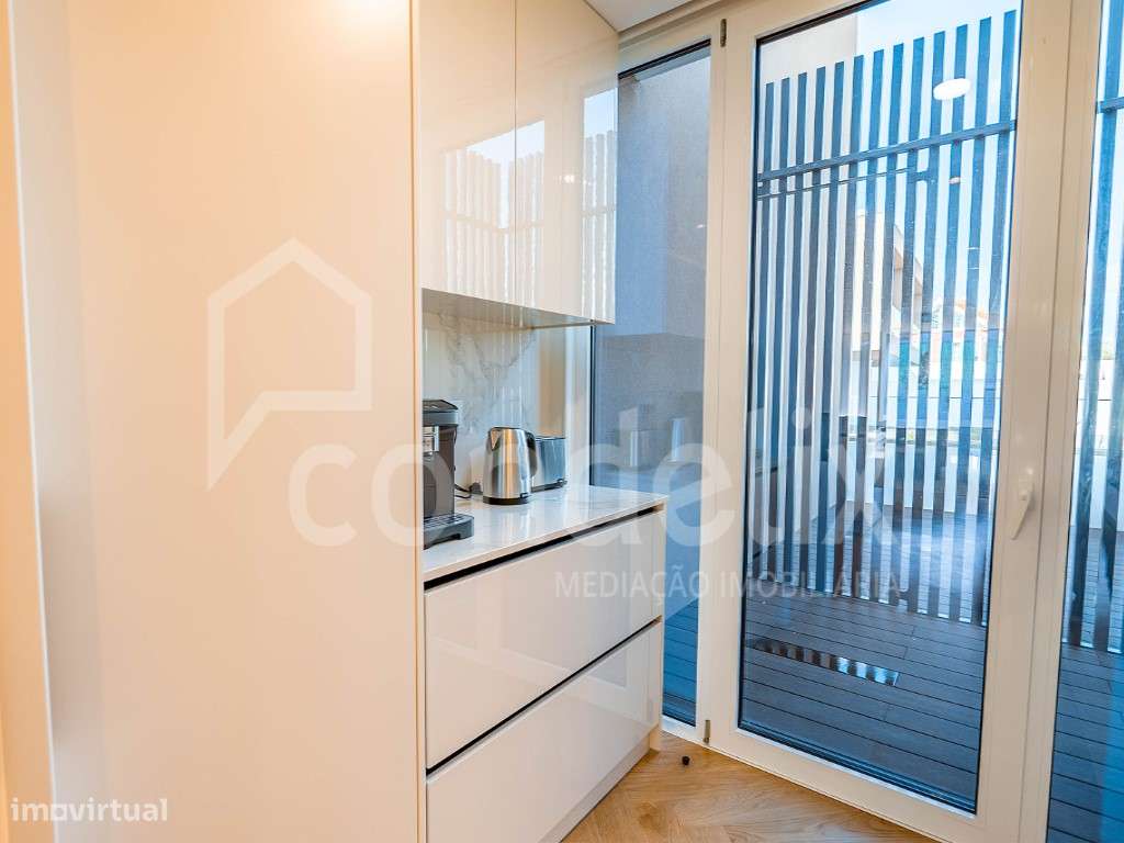 Moradia T5+1 nova com piscina em condomínio fechado de luxo no Estoril-41