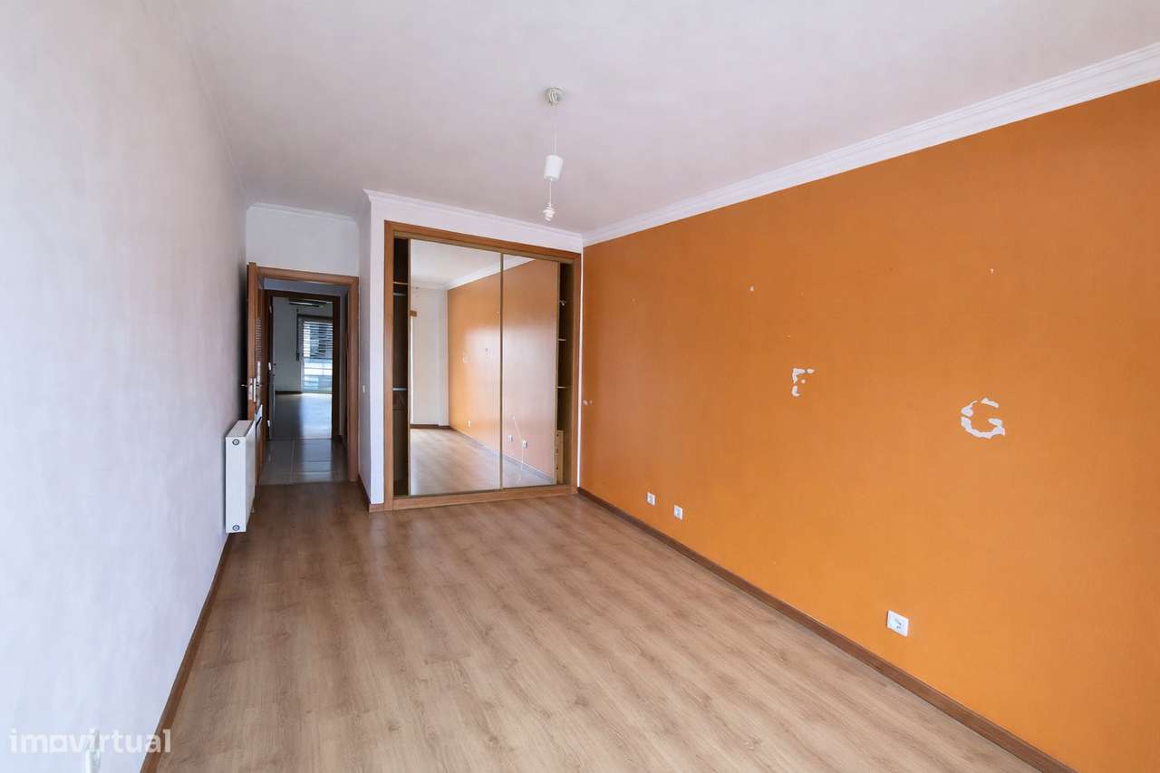 T2 com arrecadação e elevador Feijó, Almada-9