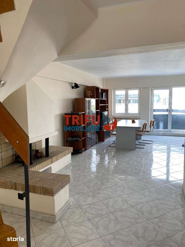 Apartament 4 camere cu scara interioara de vanzare zona Centru - Imagine principală: 1/12