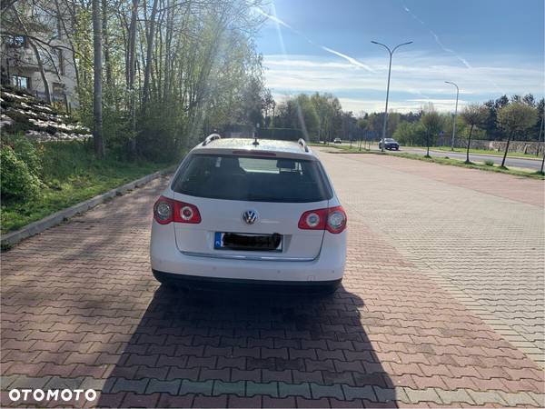 Volkswagen Passat 2.0 TDI Comfortline DSG - 4