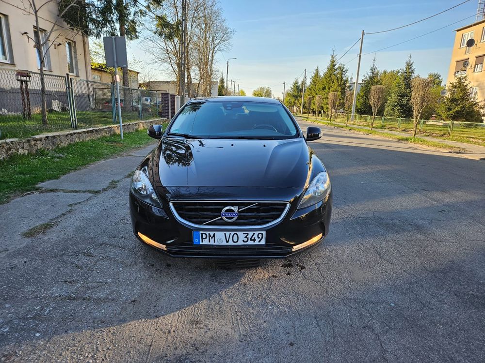 Volvo V40 II 2014