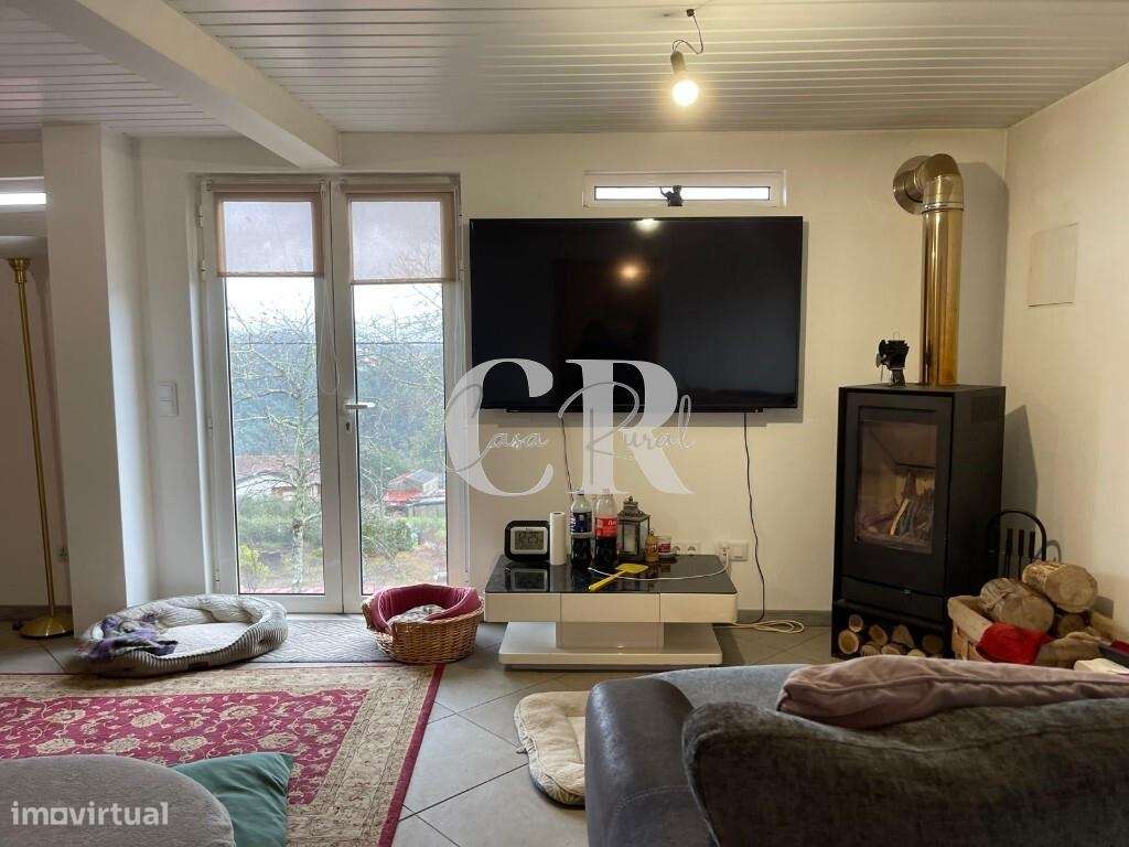 Casa de 4 quartas renovada com terreno em Vila Nova de Poiares-20