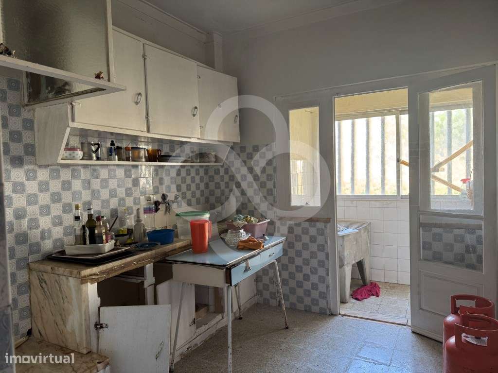 Apartamento T3 em Carnaxide com excelente localização próximo a com...-5