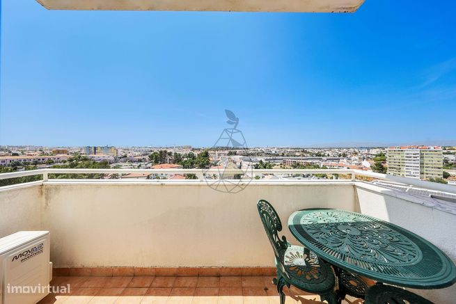 Apartamento com 1 Quarto  na Urbanização Horta da Raminha  em Portimão-8