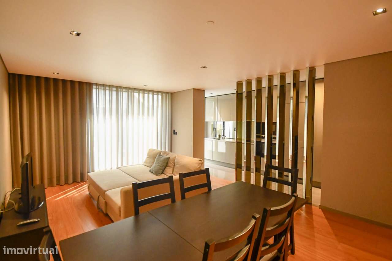 T1 c/ varanda na Av. Brasil na Foz do Douro - Grande imagem: 3/23