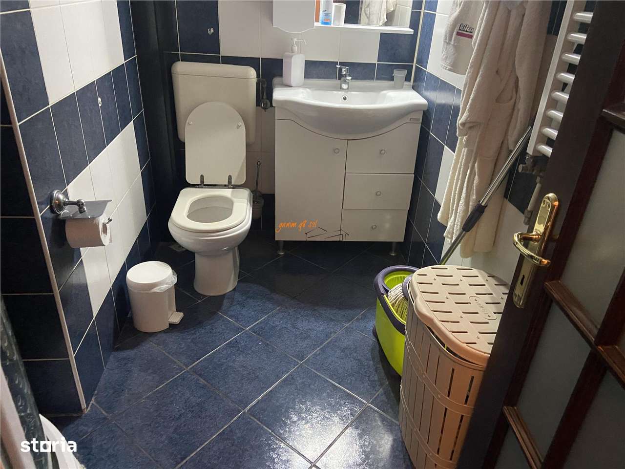 Apartament 4 camere , zona centrala - Inspectoratul Scolar ,suprafata-15