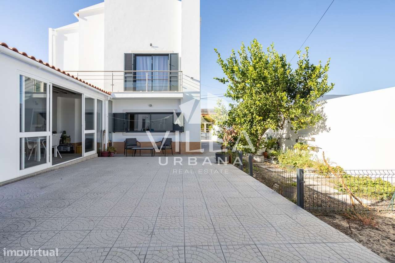 Moradia T3+1 Isolada com Jardim e Excelentes Áreas | Quinta do Anjo-11