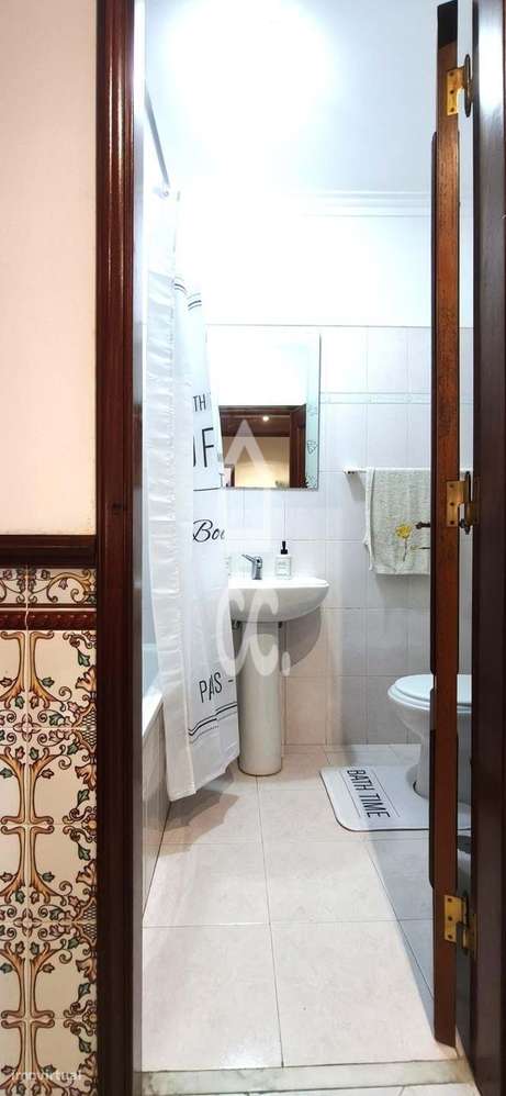 Apartamento T3 com Excelente Localização em Caneças-5