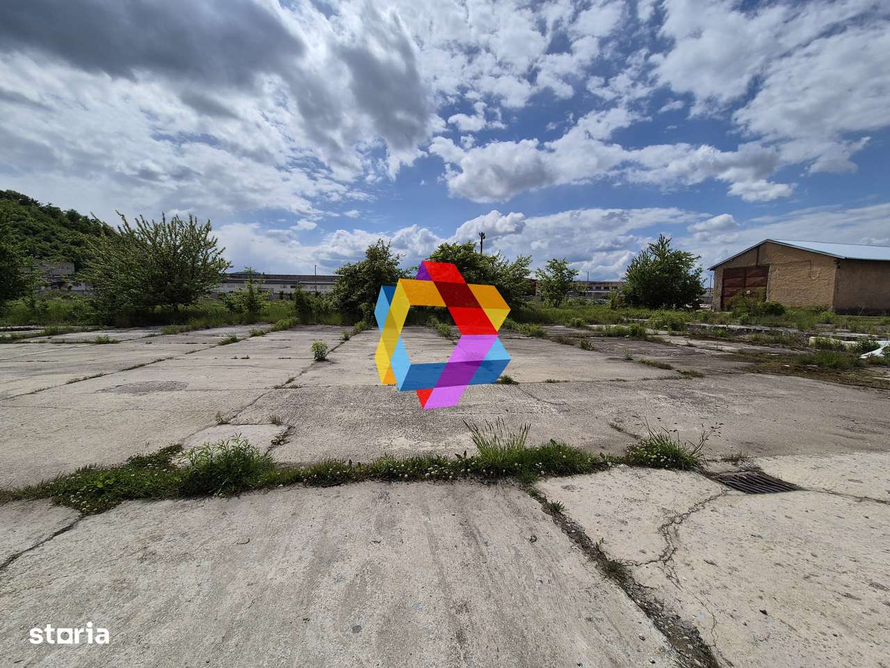 Platforma betonata de inchiriat Brașov - 1000 mp - Imagine principală: 1/4