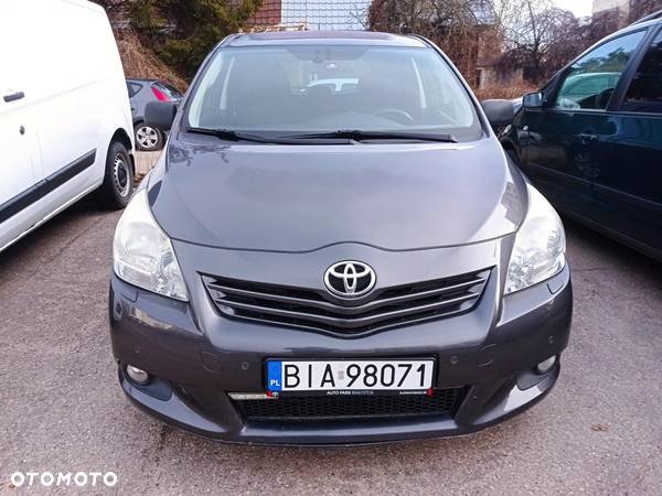 Toyota Verso 2.2 D-CAT Sol Plus 7os - 2