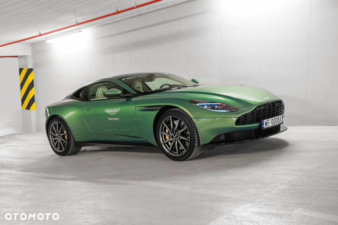 Aston Martin DB11 V8 - 2