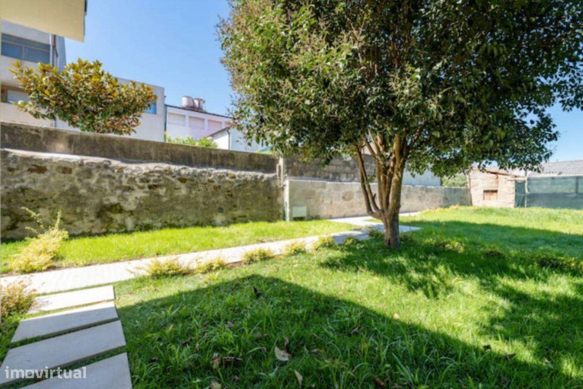 Quarto - localizado em Lordelo do Ouro Porto - Grande imagem: 5/7