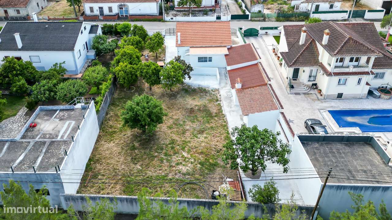 Moradia T3 remodelada com Anexos, Garagem e Poço.-46