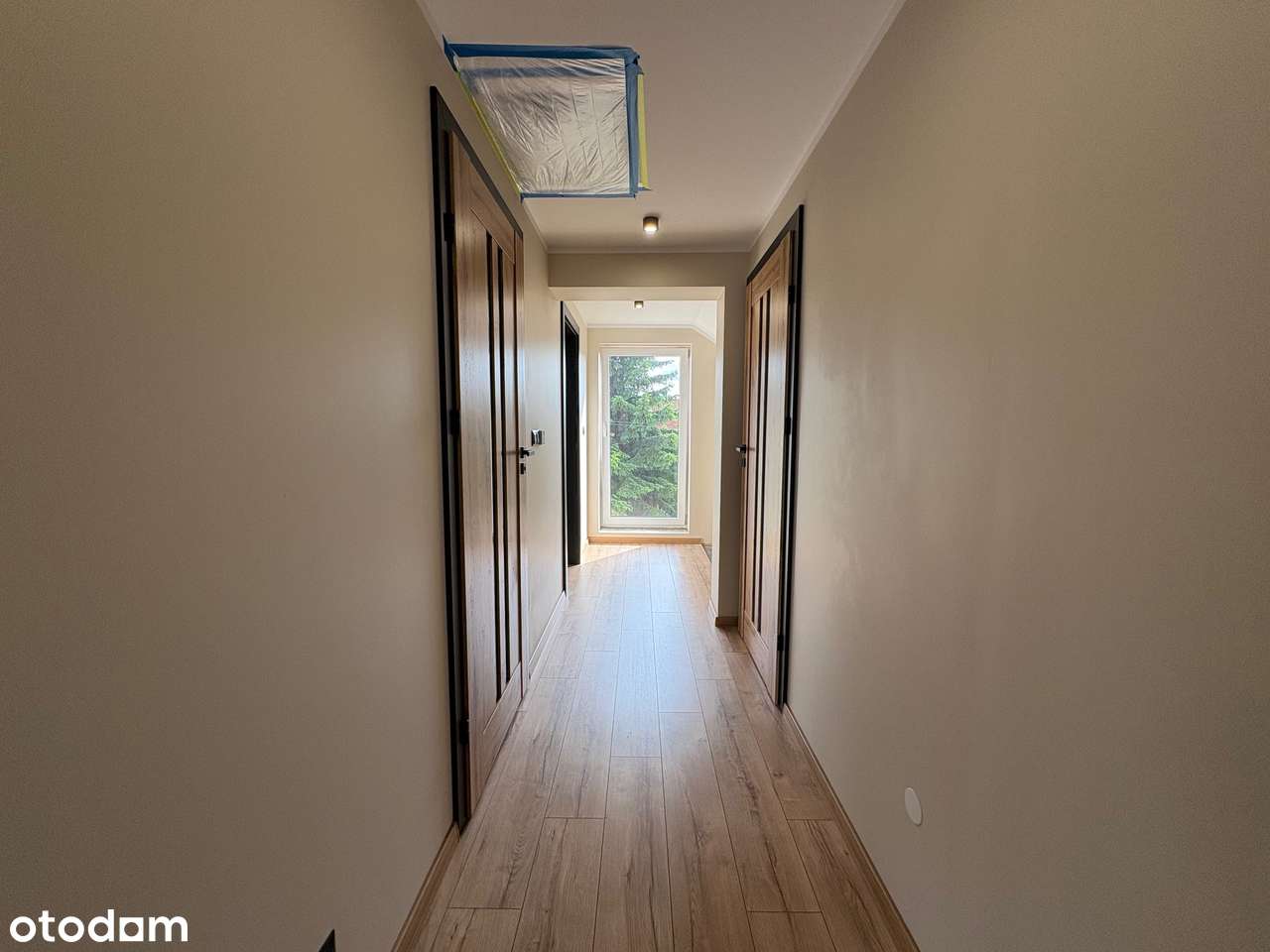 Dom wolnostojący z nowoczesnymi rozwiązaniami - 750 m od stacji PKP - Pełny obrazek: 5/10