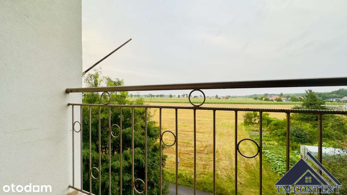 Mieszkanie z garażem w spokojnej okolicy.-7