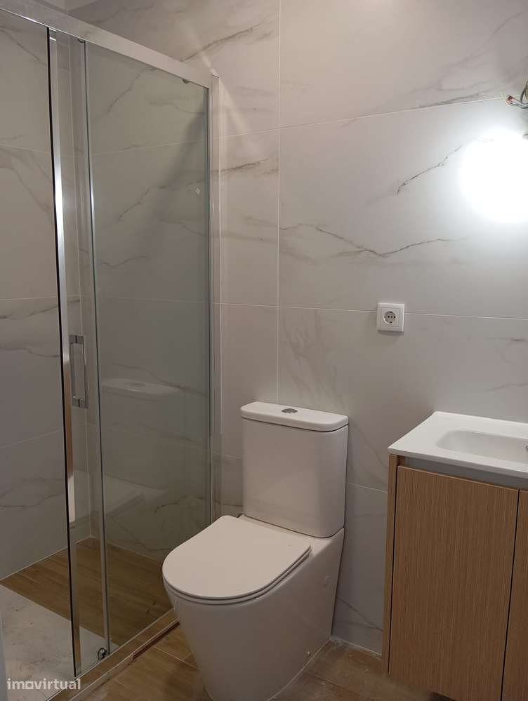 T2 Todo remodelado c/ 3 wc's e Jardim - H. S. João (Circunvalação) - Grande imagem: 5/20