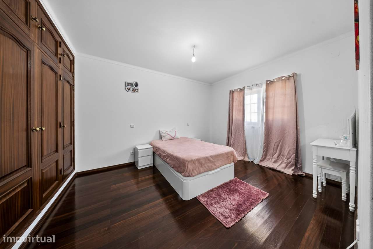 MORADIA T4 C/ GARAGEM FECHADA | MINDE - ALCANENA-12
