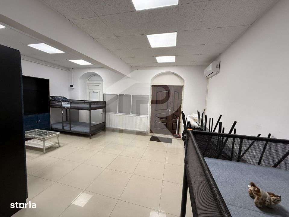 Locatie cu 12 patruri pentru muncitori straini, cu posibilitate de par - Imagine principală: 2/15