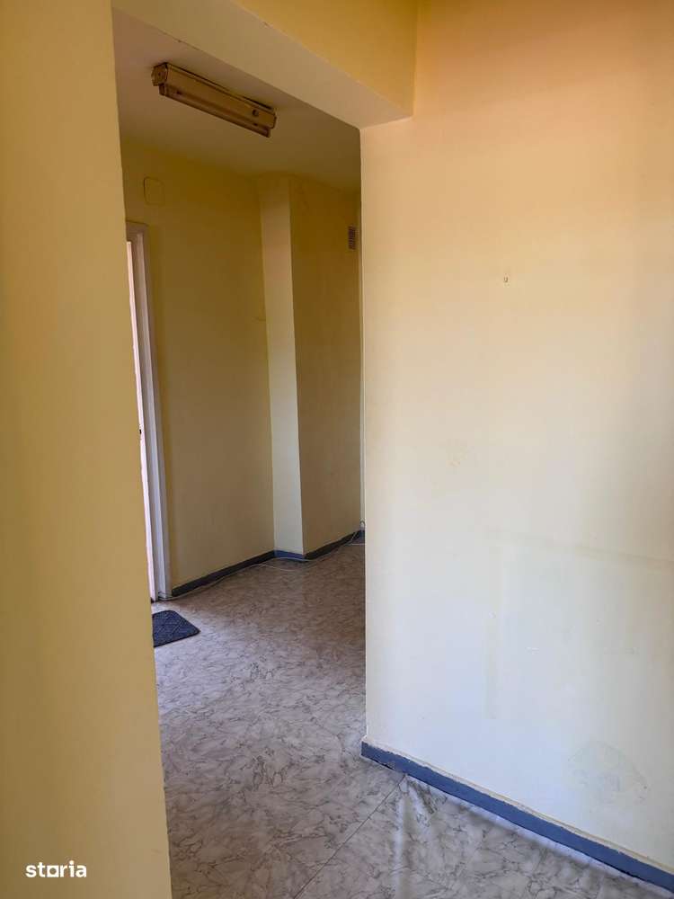 Apartament de vanzare, 3 camere, Str. Govora, Pret: 53.000 Eur-1