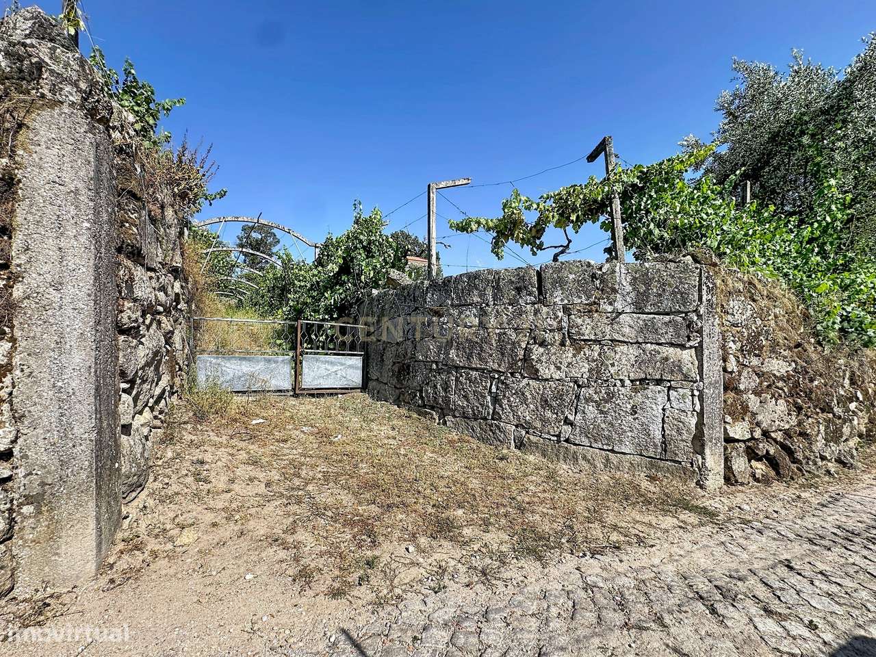 Moradia Térrea com Vista Panorâmica e 4.500 m² de Terreno | Vila Cova,-52